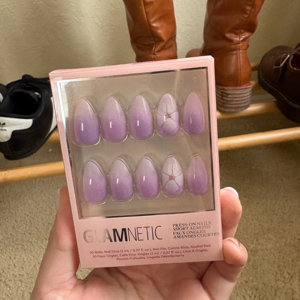 GLAMnetic Short Almond Lavender Press-On Nails - Picture 4 of 7